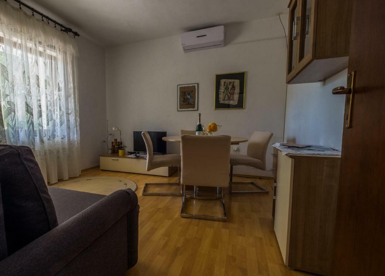 Apartments Dora Crikvenica Kültér fotó